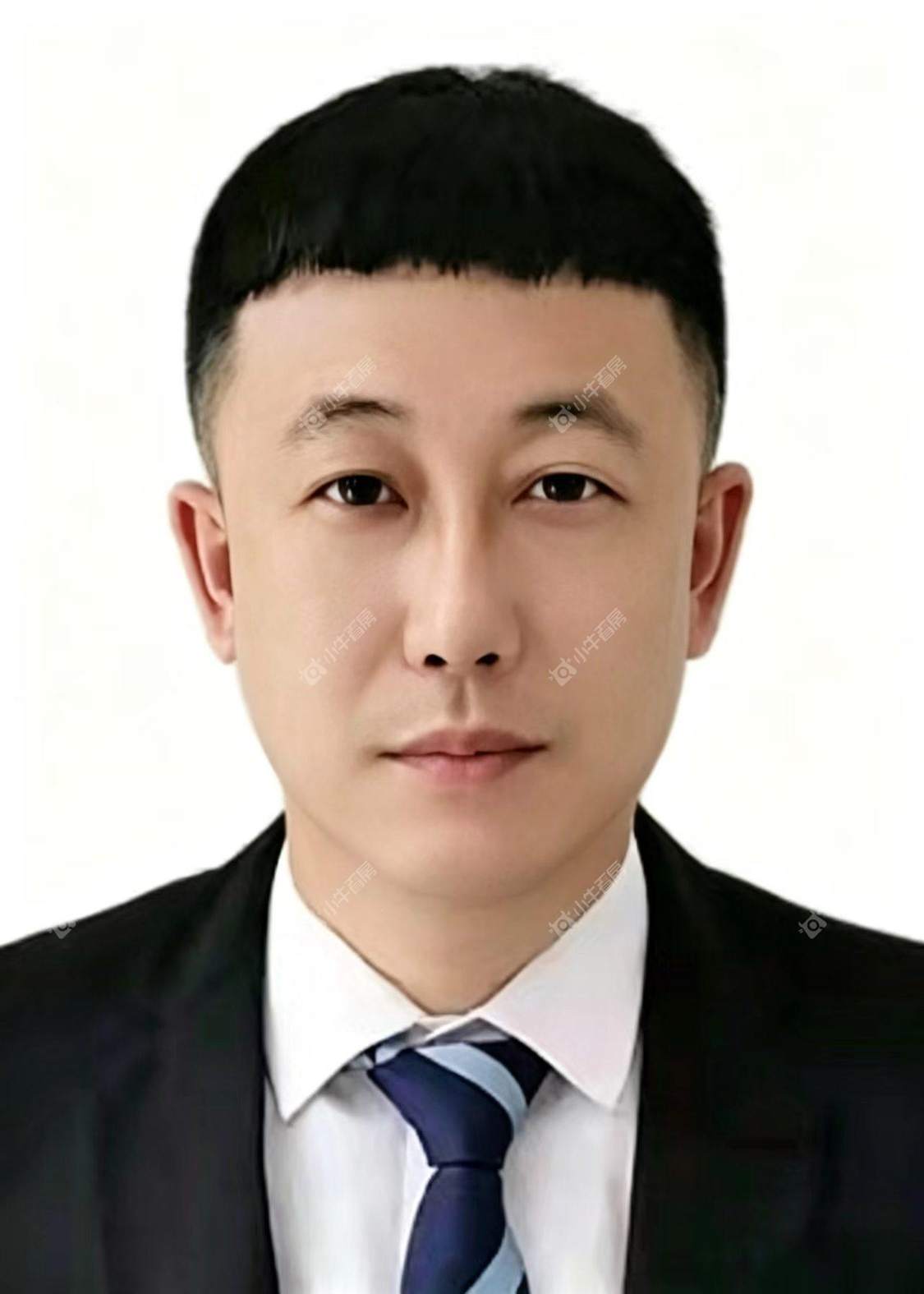 租房经纪人李刚