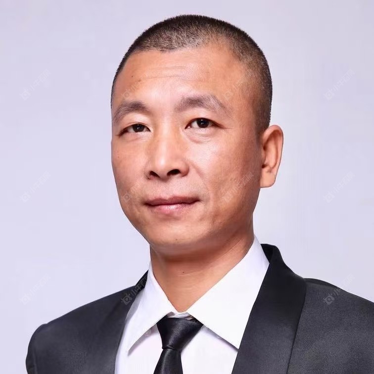 楼盘经纪人张小东