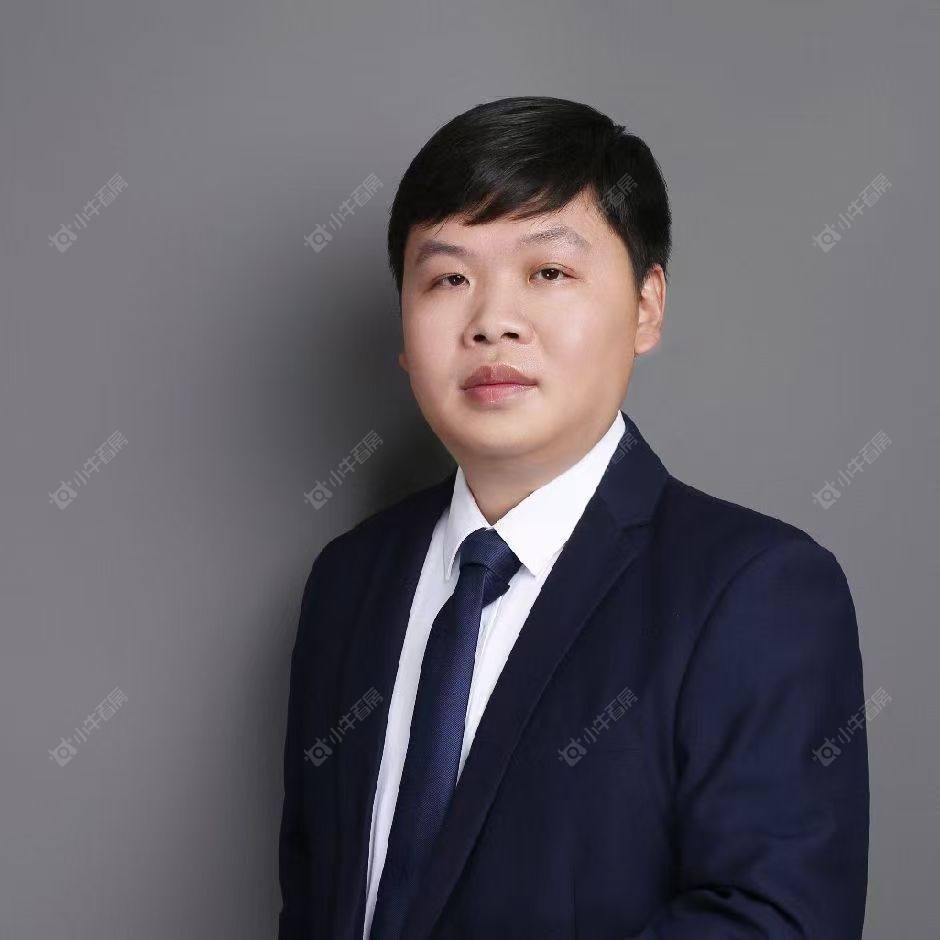 楼盘经纪人何波